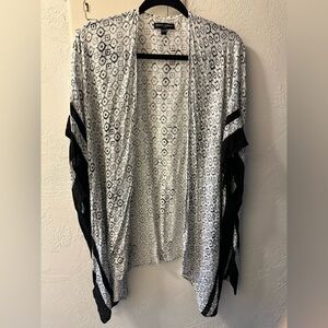 Mario Serrani OS Black and White Patterned Kimono Shawl Cardigan Style Duster
